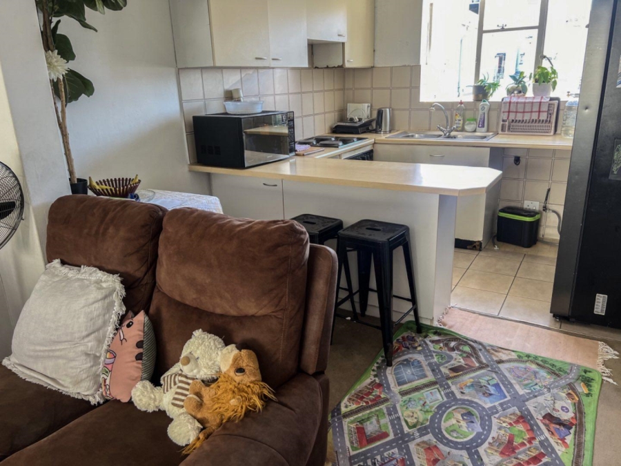 2 Bedroom Property for Sale in Zonnebloem Western Cape